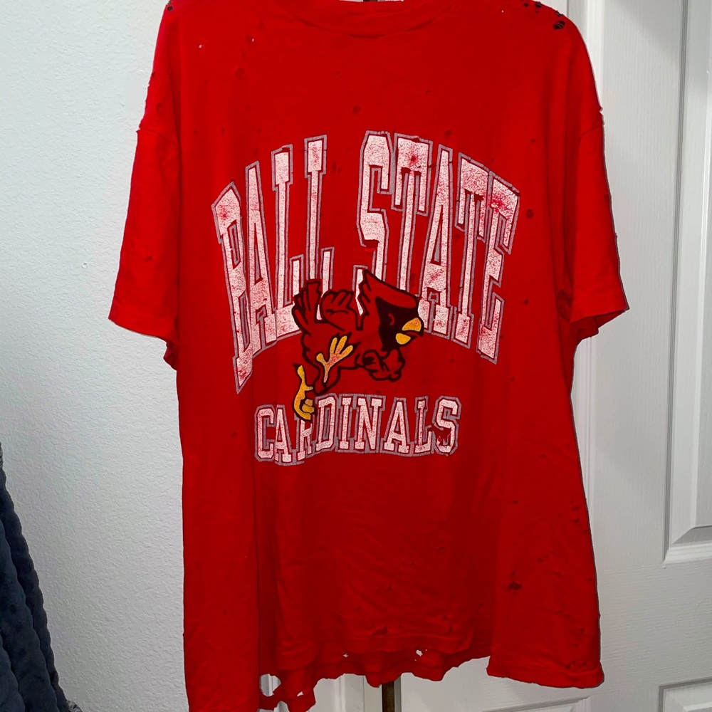 - Vintage Cardinals Distressed Graphic Tee